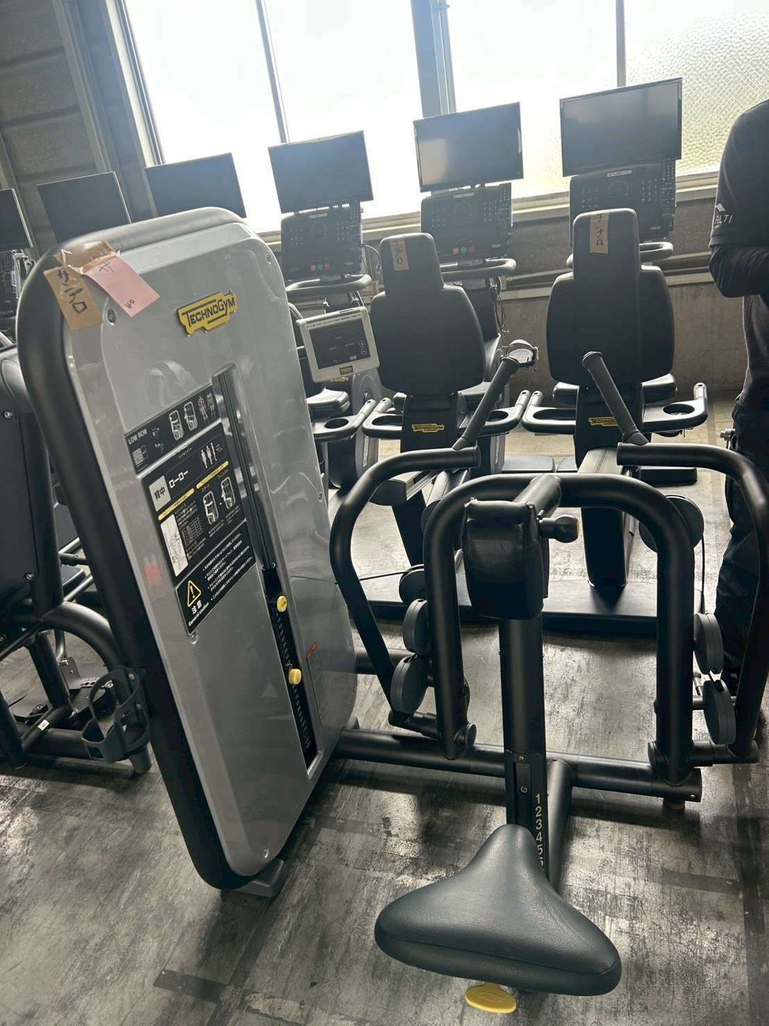 中古ウェイトマシン　テクノジム ウェイトスタックマシン 9台セット（中古）（テクノジム&ライフ